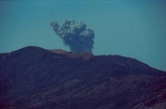 Rauchwolke des Mt. Semeru