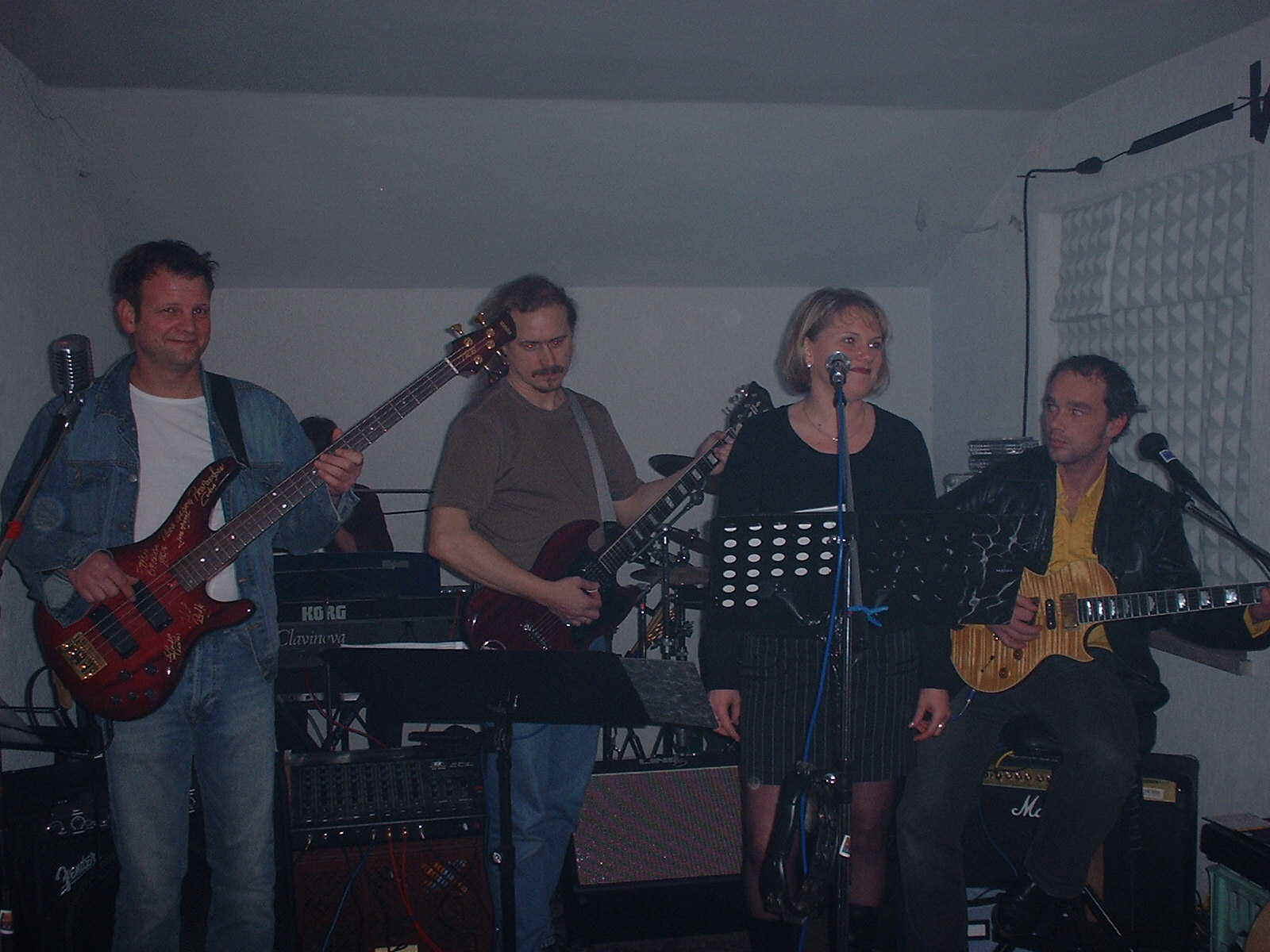 S10.jpg (132867 bytes)