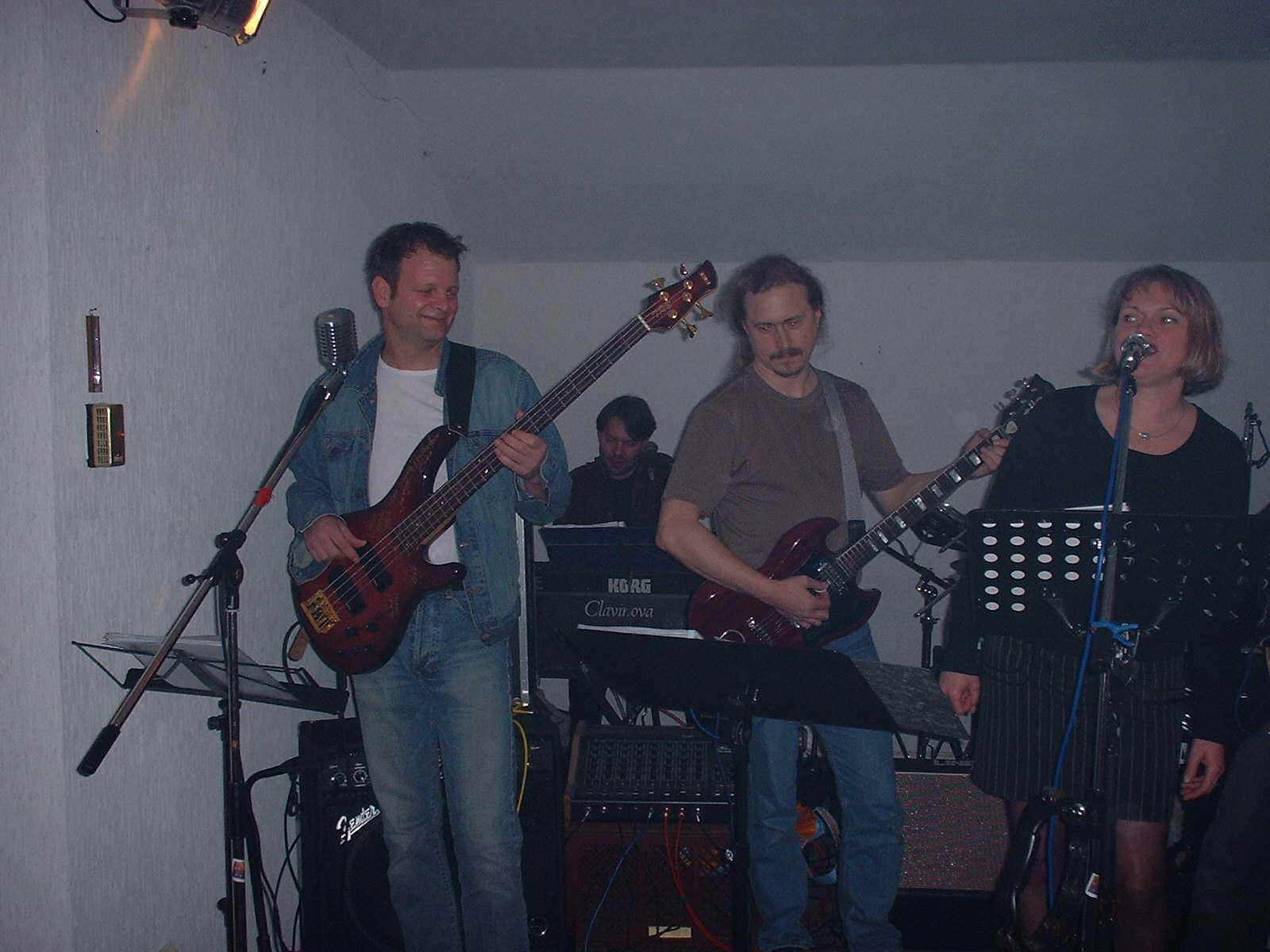S11.jpg (135035 bytes)