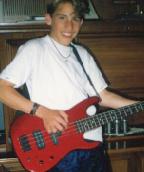 Mitch klein am Bass