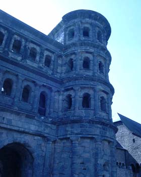 Porta_Nigra2