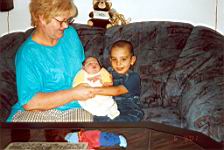 06.09.01 Meine Oma, ich und mein Cousin Sami :o)