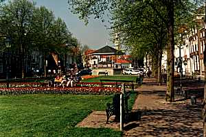 straatbeeld2.jpg (16194 bytes)