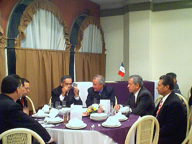 Mesa de Honor con el Delegado Provincial, El Subdelegado Provincial, El Sapient�simo Maestro, el Ven:. Maestro Saliente y el Ven:. Maestro Electo