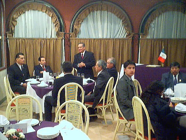 El Sob:. Gran Insp:. Gral:. de la Orden&nbsp; IL:. y Pod:. H:. Gabriel Fr�as Olivares con la salutaci�n de Aniversario del Supremo Consejo de M�xico