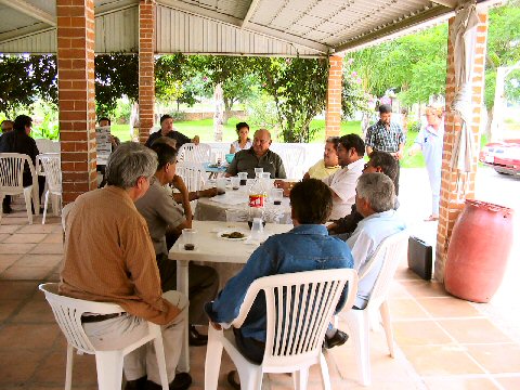 Otra vista de la Mesa redonda de Grados 33�
