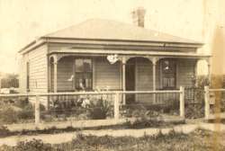 [Old picture of house at Onehunga]