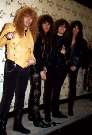 [FIREHOUSE in American Music Awards]