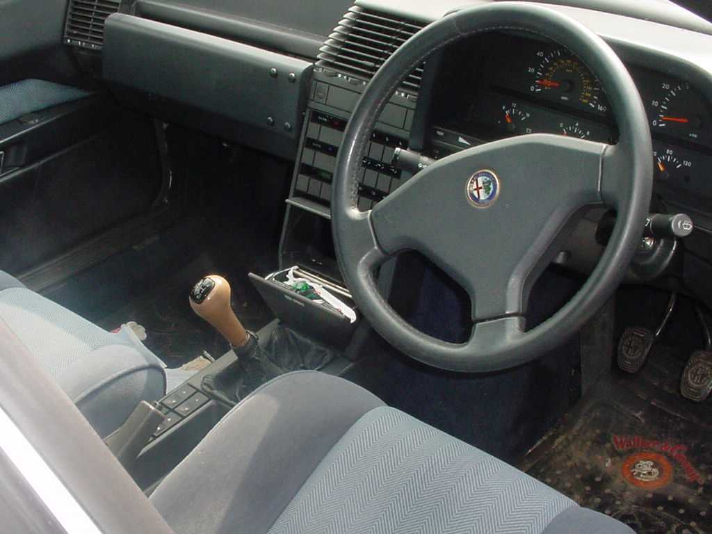 Alfa interior
