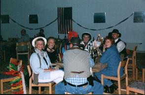 Her sidder tina,leif,camilla,linda og martin,lone og noget af ian