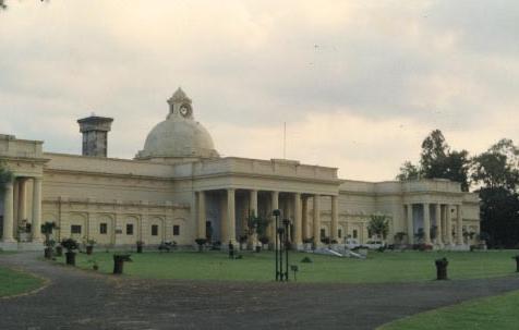 mbldg1.jpg (17029 bytes)