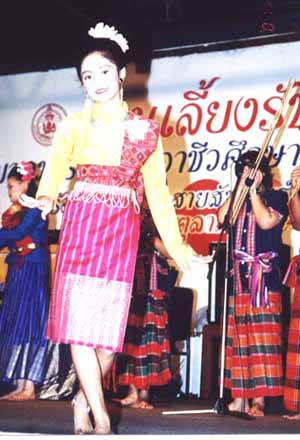 pic17c.jpg (31274 bytes)