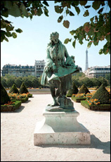 Les Invalides Statue