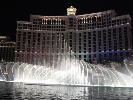 dancingfountainsatthehotelbellagiolasvegas.jpg