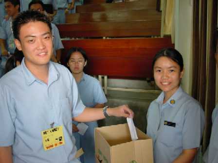 voting for the 5 candidates of president to the debate session.......