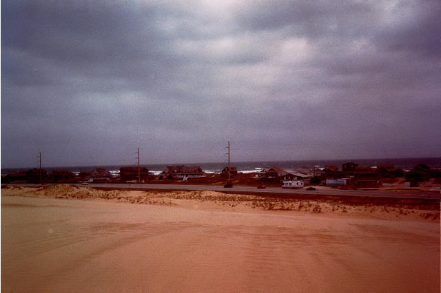 sand.jpg (33180 bytes)