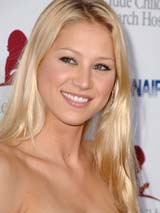 Anna in a strapless dress