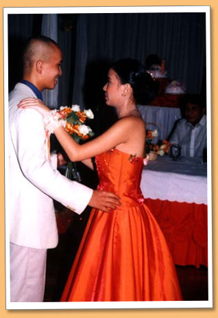 Carla dancing with Jlo