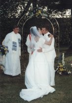 tn_kiss.jpg (9905 bytes)