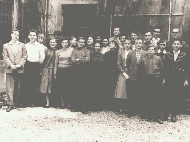 1957/58 - 5 &nbsp; [Im ABG-Innenhof]