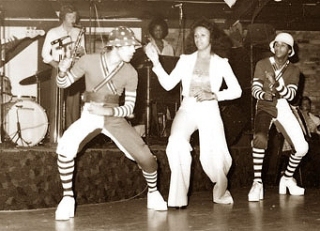 Dancing Machine Live