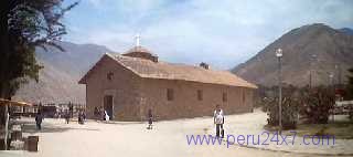 LA IGLESIA DE SANTA ROSA DE QUIVES: OTRO ANGULO
