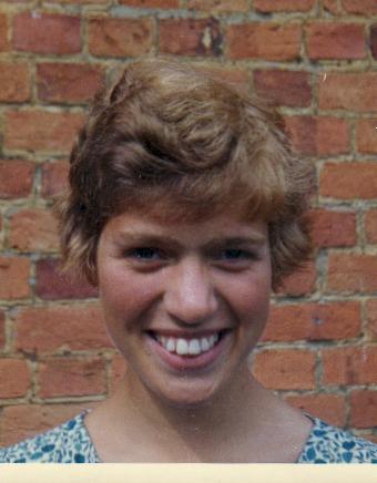Di19652.jpg (23775 bytes)