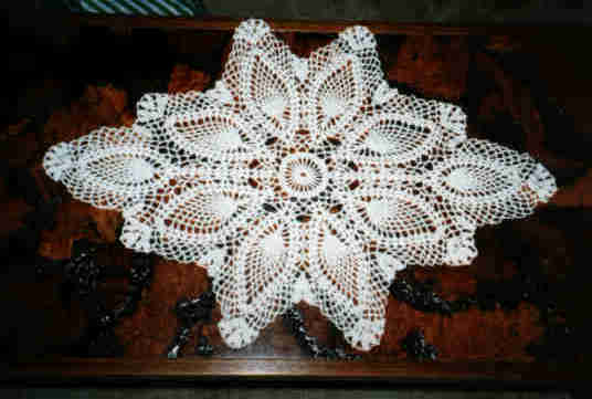 crochet100.jpg (19876 bytes)