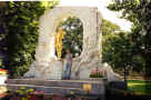 vienna 02 (Staatpark).jpg (58740 bytes)