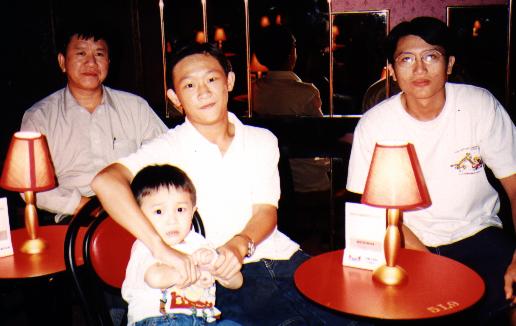 holiday.JPG (29254 bytes)