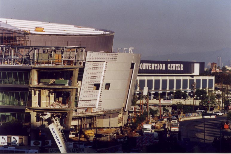 staples1.jpg (87417 bytes)