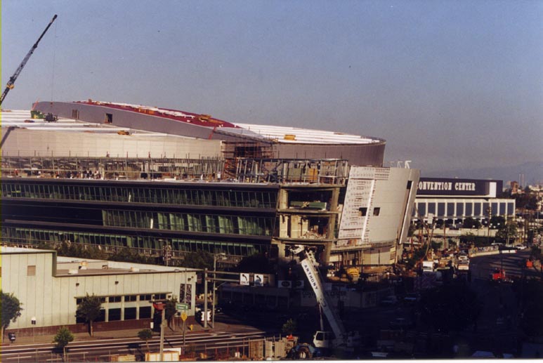 staples2.jpg (77901 bytes)