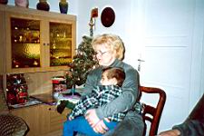 Meine Omi Karin und mein Cousin Sami. Meine Omi ist auch seine Omi :o)