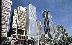 Av. 16 de Julio, centro de la ciudad de La Paz, Bolivia	