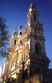 Historia Argentina,familia Alzaga Unzue,Rolo,Macoco,iglesia Santa Felicitas,San Telmo,Bunge,Buenos Aires,arquitectura,edificios,colonial,historicos,Alexis Puig,conservacion,descubrimientos,excavaciones,arqueologias,invasiones inglesas,diario accion,infodiario,imagenes,fotos,photos,images,pictures,turismos,guias,links,viajes,pasajes,turismo carretera,campeones,belle epoque,marcelo alvear,Historia Argentina: Fundacion del Jockey Club de Buenos Aires, la institucion, sus socios fundadores, su actividad, historia y anecdotas, sus presidentes, fotos e imagenes, el incendio de su sede de la calle Florida en 1955, el regimen peronista y sus relaciones con el Jockey, Eva Peron y Juan Domingo Peron, historia de una epoca, situacion actual, el Hipodromo de San Isidro; El Centenario, la belle epoque, habitos y costumbres, las grandes tiendas; Buenos Aires, arquitectura y edificios, palacios y estancias; fotos, documentos, articulos y entrevistas,Diario Accion de General Rodriguez, politica, actualidad, noticias e informacion, personalidades e instituciones, policiales, galerias de fotos; historia de General Rodriguez, sus origenes, edificios, estancias, habitos y costumbres, anecdotas, comercios e industrias, los fundadores, antiguas instituciones, fotos e imagenes; suplementos especiales: la crisis politica, economica y social de la Argentina, los acontecimientos de Diciembre de 2001, articulos y entrevistas; Emigracion: toda la informacion destinada a aquellos que desean emigrar, radicarse o estudiar en el exterior, visas, pasaportes, consejos, guias, informacion util, links; Trueque: novedades e informacion, links, estructura del trueque; el casamiento de Maxima Zorreguieta y el principe Guillermo Alejandro de Holanda; Guerra de Afganistan: galeria de imagenes e informacion sobre la primera guerra del siglo XXI; la guerra de Irak, Bagdad, Georges W. Bush, Saddam Husseim, el atentado a las torres Gemelas de Nueva York, las twin towers, el 11-s, y descripcion del hecho que conmovio al mundo; los ultimos dias de Pompeya, Herculano; un argentino en el Titanic, galerias de fotos; Nefertiti, reina de Egipto; Luz Sosa de Godoy Cruz; el Graf Zeppelin, el Hindenburg y dirigibles; las islas Malvinas y la corte de Luis XV, Madame Du Barry, Pompadour, Luis XVI, Maria Antonieta, la Revolucion Francesa; John Fitzgerald Kennedy y Jacqueline en la Argentina; Empleo: consultoras, clasificados, agencias de empleo, consejos e informacion util, curriculum vitae, como confeccionarlos, noticias de actualidad; Los numeros de la crisis: Las consecuencias de la crisis politica, economica y social; estadisticas, pobreza, desnutricion, salud y asistencia; noticias regionales y provinciales, columnas y editoriales; informacion para negocios: pymes, links, empresas y negocios; Agenda Cultural con toda la informacion de cursos, universidades, talleres, escuelas y oportunidades, exposiciones de arte de la region; buscadores en Internet, Enlaces: links a los mejores sitios de educacion, cultura, arte, biografias, politica, interes general, web, Links del Diario Accion: RMS Titanic, su historia, su tragico viaje inaugural; historias, testimonios, documentos y articulos sobre el naufragio; links y sitios sobre el tema; la pelicula de Cameron, fotos e imagenes; suplementos especiales, Historia Argentina y de General Rodriguez, la llegada de la democracia en General Rodriguez, la asuncion de Juan Lumbreras como intendente en 1983, galeria de imagenes, sus palabras y los actos, su gabinete, festejos de la comunidad. Fundacion del pueblo de General Rodriguez, sus instituciones y personalidades relevantes, arquitectura y edificios, comercios e industrias, sus comienzos, estancias, inmigraciones italianas, españolas, vascas e irlandesas, anecdotas y efemerides, sus hombres ilustres, el Hospital Vicente Lopez y Planes, su fundacion por las Damas de Beneficencia, el hundimiento del crucero General Belgrano, testimonios de ex combatientes y tripulantes, su comandante Hector Elias Bonzo, fotos e imagenes, recuerdos y homenajes, historia de la familia Bonzo de General Rodriguez, entrevistas y articulos periodisticos. La guerra de Malvinas en el Atlantico Sur, el conflicto belico con Gran Bretaña de 1982, politicos relevantes, Benjamin Paez y Trueba, fotos antiguas de familias fundadoras, galerias de imagenes de pobladores, recorrida virtual por el antiguo General Rodriguez, el paso de la Infanta en 1910, historia de La Serenisima, la familia Mastellone, La Choza, Bernardo de Irigoyen, peronismo y radicalismo y muchisimo mas,Grandes familias argentinas: Los Alzaga, sus origenes y fortuna, meimbros relevantes, Martin de Alzaga, Rolo Alzaga, Macoco Alzaga Unzue, sus palacios, estancias y propiedades; historia de Felicitas Guerrero de Alzaga, su fortuna y tragica muerte, la iglesia de Santa Felicitas en el barrio de Barracas de Buenos Aires, su restauracion; su vida en el documental de Alexis Puig, su leyenda a traves del fantasma que, segun vecinos del lugar, recorre la iglesia.