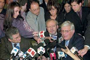 Diario Accion de General Rodriguez, politica, actualidad, noticias e informacion, personalidades e instituciones, policiales, galerias de fotos; historia de General Rodriguez, sus origenes, edificios, estancias, habitos y costumbres, anecdotas, comercios e industrias, los fundadores, antiguas instituciones, fotos e imagenes; suplementos especiales: la crisis politica, economica y social de la Argentina, los acontecimientos de Diciembre de 2001, articulos y entrevistas; Emigracion: toda la informacion destinada a aquellos que desean emigrar, radicarse o estudiar en el exterior, visas, pasaportes, consejos, guias, informacion util, links; Trueque: novedades e informacion, links, estructura del trueque; el casamiento de Maxima Zorreguieta y el principe Guillermo Alejandro de Holanda; Guerra de Afganistan: galeria de imagenes e informacion sobre la primera guerra del siglo XXI; el atentado a las torres Gemelas de Nueva York y dscripcion del hecho que conmovio al mundo; Empleo: consultoras, clasificados, agencias de empleo, consejos e informacion util, curriculum vitae, como confeccionarlos, noticias de actualidad;
Los numeros de la crisis: Las consecuencias de la crisis politica, economica y social; estadisticas, pobreza, desnutricion, salud y asistencia; noticias regionales y provinciales, columnas y editoriales; informacion para negocios: pymes, links, empresas y negocios; Agenda Cultural con toda la informacion de cursos, universidades, talleres, escuelas y oportunidades, exposiciones de arte de la region; buscadores en Internet, Enlaces: links a los mejores sitios de educacion, cultura, arte, biografias, politica, interes general, web, Links del Diario Accion: RMS Titanic, su historia, su tragico viaje inaugural; historias, testimonios, documentos y articulos sobre el naufragio; links y sitios sobre el tema; la pelicula de Cameron, fotos e imagenes; suplementos especiales, historia argentina, la belle epoque, Eva Peron, estancias y palacios, efemerides, personalidades y proceres, curiosidades y anecdotas, artistas, escritores, cientificos, politicos y funcionarios, edificios historicos, arquitectura, y muchisimo mas