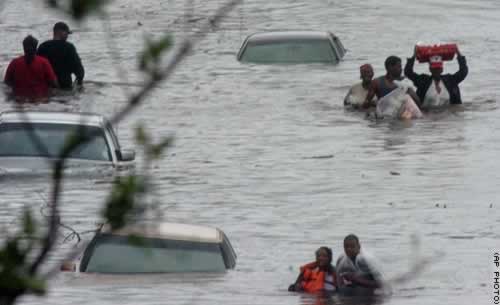 Huracanes tornados destrozos fotos imagenes fenomenos climaticos rayos truenos tormentas ojos investigaciones destrucciones argentina estados unidos mexico temporales www.wetherchannel.com pronosticos John Travolta,Nicholas Cage,Contracara,cirugias esteticas,rostro,lipoaspiraciones,medicina,cirujanos,operaciones,Maria Reich,Nazca,lineas,calendario astronomico,Peru,dibujos,astronomia,geometria,Bernd Teichert,mapas,Ana María Cogorno,ovnis,misterios,Cristobal Colon,Hernando,Diego,catedral Sevillana,Cartuja Pickman,José Antonio Lorente,Granada,ADN;restos,Marcial Castro,antropologia,Republica Dominicana,www.egipto.com,Egipto,Keops,piramides,descubrimientos,Aton,Ankh,tumbas,sarcofacos,momias,embalsamamientos,Kefren,camaras secretas,Nefertiti,Amenofis,Nilo,inundaciones,Blade Runner,Ridley Scott, Richard Dawkins,Steven Pinker,Harrison Ford,Stephen Minger,Stanley Kubrick,Daryl Hanna,replicantes,androides,ciencia ficcion,Contactos,SHGb02+14a,proyecto SETI,Search for Extra Terrestial Intelligence,SETI@home,Robert Zemeckis,Jodie Foster,Dan Wertheimer,New Scientist,Arecibo,Puerto Rico,civilizaciones extraterrestres,Ma liberté de penser,Florent Pagny,Argentina,France,Patagonia,Argentine,Azucena Caamaño,Savoir aimer,artistes,musique,musica,CD,cantores,ventas,compras,ranking,Paparazzi,Isabel Sartorius,Borbon,Ortiz Patiño,Vallejo Najera,Entrecanales,Mora Figueroa,Antonio Montero,Sainz Vicuña,España,jet set,Mallorca,Ibiza,John Fitzgerald Kennedy,Lee Harvey Oswald,Vitaliy Fadeyev,Lawrence Berkeley,Carl Haber,Fidel Castro,Lyndon B. Johnson,Jackie,Onassis,Irma Roy,Carolina Papaleo,Osvaldo,diputada nacional,Congreso,Argentina,Raul Granillo Ocampo,politica,justicialismo,peronismo,cine,television,La Horqueta,San Isidro,que se vayan todos,diciembre 2001,2002,2003,2004,maria julia alsogaray,alvaros,,Roberto Martínez Medina,Maria Julia Alsogaray,Raúl Granillo Ocampo,Jorge Rodríguez,Víctor Alderete,Claudia Bello,Angel Massa,Alfredo Yabran,Mario Pontaquarto,Nestor Carlos Kirchner,Cristina Elizabeth Fernandez,corrupcion,senado,general rodriguez,anibal,fernandez,alberto,fernando de la rua,ines pertine,eduardo duhalde,hilda chiche gonzalez,2000,2001,2002,2003,2004,Museos,www.louvre.fr,Leonardo Da Vinci,Gioconda,Mona Lisa,Italia,Francia,France,inventos,Italy,renacimiento,historia,cuadros,links,images,postcards,photos,fotos,imagenes,postales,pictures,historia,arqueologia,descubrimientos,culturales,agenda,infodiario,diario accion,buenos aires,argentina,Diario Accion de General Rodriguez, politica, actualidad, noticias e informacion, personalidades e instituciones, policiales, galerias de fotos; historia de General Rodriguez, sus origenes, edificios, estancias, habitos y costumbres, anecdotas, comercios e industrias, los fundadores, antiguas instituciones, fotos e imagenes; suplementos especiales: la crisis politica, economica y social de la Argentina, los acontecimientos de Diciembre de 2001, articulos y entrevistas; Emigracion: toda la informacion destinada a aquellos que desean emigrar, radicarse o estudiar en el exterior, visas, pasaportes, consejos, guias, informacion util, links; Trueque: novedades e informacion, links, estructura del trueque; el casamiento de Maxima Zorreguieta y el principe Guillermo Alejandro de Holanda; Guerra de Afganistan: galeria de imagenes e informacion sobre la primera guerra del siglo XXI; la guerra de Irak, Bagdad, Georges W. Bush, Saddam Husseim, el atentado a las torres Gemelas de Nueva York, las twin towers, el 11-s, y descripcion del hecho que conmovio al mundo; Empleo: consultoras, clasificados, agencias de empleo, consejos e informacion util, curriculum vitae, como confeccionarlos, noticias de actualidad; 
Los numeros de la crisis: Las consecuencias de la crisis politica, economica y social; estadisticas, pobreza, desnutricion, salud y asistencia; noticias regionales y provinciales, columnas y editoriales; informacion para negocios: pymes, links, empresas y negocios; Agenda Cultural con toda la informacion de cursos, universidades, talleres, escuelas y oportunidades, exposiciones de arte de la region; buscadores en Internet, Enlaces: links a los mejores sitios de educacion, cultura, arte, biografias, politica, interes general, web, Links del Diario Accion: RMS Titanic, su historia, su tragico viaje inaugural; historias, testimonios, documentos y articulos sobre el naufragio; links y sitios sobre el tema; la pelicula de Cameron, fotos e imagenes; suplementos especiales, Historia Argentina y de General Rodriguez, la llegada de la democracia en General Rodriguez, la asuncion de Juan Lumbreras como intendente en 1983, galeria de imagenes, sus palabras y los actos, su gabinete, festejos de la comunidad. Fundacion del pueblo de General Rodriguez, sus instituciones y personalidades relevantes, arquitectura y edificios, comercios e industrias, sus comienzos, estancias, inmigraciones italianas, españolas, vascas e irlandesas, anecdotas y efemerides, sus hombres ilustres, el Hospital Vicente Lopez y Planes, su fundacion por las Damas de Beneficencia, el hundimiento del crucero General Belgrano, testimonios de ex combatientes y tripulantes, su comandante Hector Elias Bonzo, fotos e imagenes, recuerdos y homenajes, historia de la familia Bonzo de General Rodriguez, entrevistas y articulos periodisticos. La guerra de Malvinas en el Atlantico Sur, el conflicto belico con Gran Bretaña de 1982, politicos relevantes, Benjamin Paez y Trueba, fotos antiguas de familias fundadoras, galerias de imagenes de pobladores, recorrida virtual por el antiguo General Rodriguez, el paso de la Infanta en 1910, historia de La Serenisima, la familia Mastellone, La Choza, Bernardo de Irigoyen, peronismo y radicalismo y muchisimo mas