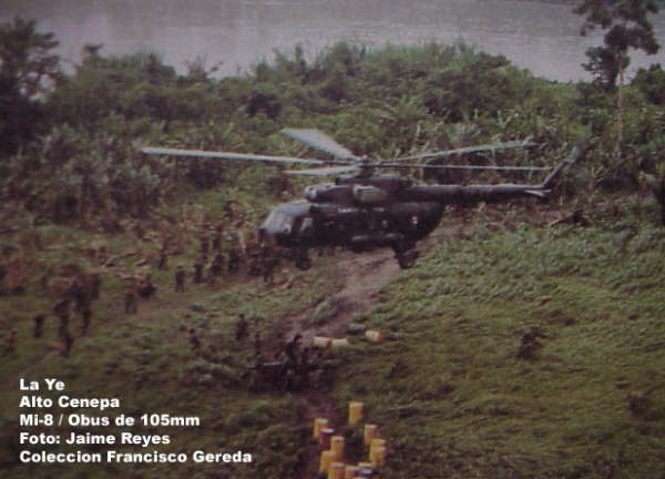 Helicóptero de la AEP en misión de apoyo logístico