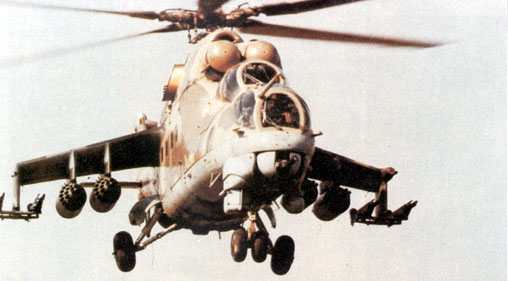 Hind peruano. Obsérvese sus cuatro pods de lanzacohetes y sus cuatro rampas para AT Swatter