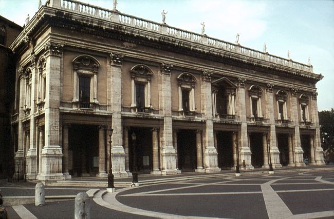 Fachada del Palazzo Nuovo (fotografa de Esko Koskimies, 1976)