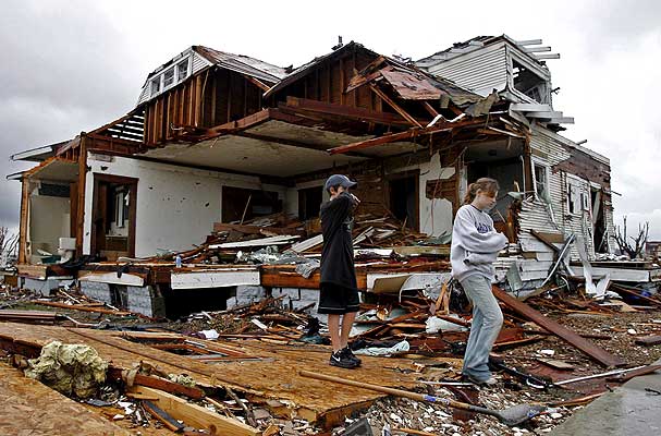 Huracanes tornados destrozos fotos imagenes fenomenos climaticos rayos truenos tormentas ojos investigaciones destrucciones argentina estados unidos mexico temporales www.wetherchannel.com pronosticos John Travolta,Nicholas Cage,Contracara,cirugias esteticas,rostro,lipoaspiraciones,medicina,cirujanos,operaciones,Maria Reich,Nazca,lineas,calendario astronomico,Peru,dibujos,astronomia,geometria,Bernd Teichert,mapas,Ana María Cogorno,ovnis,misterios,Cristobal Colon,Hernando,Diego,catedral Sevillana,Cartuja Pickman,José Antonio Lorente,Granada,ADN;restos,Marcial Castro,antropologia,Republica Dominicana,www.egipto.com,Egipto,Keops,piramides,descubrimientos,Aton,Ankh,tumbas,sarcofacos,momias,embalsamamientos,Kefren,camaras secretas,Nefertiti,Amenofis,Nilo,inundaciones,Blade Runner,Ridley Scott, Richard Dawkins,Steven Pinker,Harrison Ford,Stephen Minger,Stanley Kubrick,Daryl Hanna,replicantes,androides,ciencia ficcion,Contactos,SHGb02+14a,proyecto SETI,Search for Extra Terrestial Intelligence,SETI@home,Robert Zemeckis,Jodie Foster,Dan Wertheimer,New Scientist,Arecibo,Puerto Rico,civilizaciones extraterrestres,Ma liberté de penser,Florent Pagny,Argentina,France,Patagonia,Argentine,Azucena Caamaño,Savoir aimer,artistes,musique,musica,CD,cantores,ventas,compras,ranking,Paparazzi,Isabel Sartorius,Borbon,Ortiz Patiño,Vallejo Najera,Entrecanales,Mora Figueroa,Antonio Montero,Sainz Vicuña,España,jet set,Mallorca,Ibiza,John Fitzgerald Kennedy,Lee Harvey Oswald,Vitaliy Fadeyev,Lawrence Berkeley,Carl Haber,Fidel Castro,Lyndon B. Johnson,Jackie,Onassis,Irma Roy,Carolina Papaleo,Osvaldo,diputada nacional,Congreso,Argentina,Raul Granillo Ocampo,politica,justicialismo,peronismo,cine,television,La Horqueta,San Isidro,que se vayan todos,diciembre 2001,2002,2003,2004,maria julia alsogaray,alvaros,,Roberto Martínez Medina,Maria Julia Alsogaray,Raúl Granillo Ocampo,Jorge Rodríguez,Víctor Alderete,Claudia Bello,Angel Massa,Alfredo Yabran,Mario Pontaquarto,Nestor Carlos Kirchner,Cristina Elizabeth Fernandez,corrupcion,senado,general rodriguez,anibal,fernandez,alberto,fernando de la rua,ines pertine,eduardo duhalde,hilda chiche gonzalez,2000,2001,2002,2003,2004,Museos,www.louvre.fr,Leonardo Da Vinci,Gioconda,Mona Lisa,Italia,Francia,France,inventos,Italy,renacimiento,historia,cuadros,links,images,postcards,photos,fotos,imagenes,postales,pictures,historia,arqueologia,descubrimientos,culturales,agenda,infodiario,diario accion,buenos aires,argentina,Diario Accion de General Rodriguez, politica, actualidad, noticias e informacion, personalidades e instituciones, policiales, galerias de fotos; historia de General Rodriguez, sus origenes, edificios, estancias, habitos y costumbres, anecdotas, comercios e industrias, los fundadores, antiguas instituciones, fotos e imagenes; suplementos especiales: la crisis politica, economica y social de la Argentina, los acontecimientos de Diciembre de 2001, articulos y entrevistas; Emigracion: toda la informacion destinada a aquellos que desean emigrar, radicarse o estudiar en el exterior, visas, pasaportes, consejos, guias, informacion util, links; Trueque: novedades e informacion, links, estructura del trueque; el casamiento de Maxima Zorreguieta y el principe Guillermo Alejandro de Holanda; Guerra de Afganistan: galeria de imagenes e informacion sobre la primera guerra del siglo XXI; la guerra de Irak, Bagdad, Georges W. Bush, Saddam Husseim, el atentado a las torres Gemelas de Nueva York, las twin towers, el 11-s, y descripcion del hecho que conmovio al mundo; Empleo: consultoras, clasificados, agencias de empleo, consejos e informacion util, curriculum vitae, como confeccionarlos, noticias de actualidad; 
Los numeros de la crisis: Las consecuencias de la crisis politica, economica y social; estadisticas, pobreza, desnutricion, salud y asistencia; noticias regionales y provinciales, columnas y editoriales; informacion para negocios: pymes, links, empresas y negocios; Agenda Cultural con toda la informacion de cursos, universidades, talleres, escuelas y oportunidades, exposiciones de arte de la region; buscadores en Internet, Enlaces: links a los mejores sitios de educacion, cultura, arte, biografias, politica, interes general, web, Links del Diario Accion: RMS Titanic, su historia, su tragico viaje inaugural; historias, testimonios, documentos y articulos sobre el naufragio; links y sitios sobre el tema; la pelicula de Cameron, fotos e imagenes; suplementos especiales, Historia Argentina y de General Rodriguez, la llegada de la democracia en General Rodriguez, la asuncion de Juan Lumbreras como intendente en 1983, galeria de imagenes, sus palabras y los actos, su gabinete, festejos de la comunidad. Fundacion del pueblo de General Rodriguez, sus instituciones y personalidades relevantes, arquitectura y edificios, comercios e industrias, sus comienzos, estancias, inmigraciones italianas, españolas, vascas e irlandesas, anecdotas y efemerides, sus hombres ilustres, el Hospital Vicente Lopez y Planes, su fundacion por las Damas de Beneficencia, el hundimiento del crucero General Belgrano, testimonios de ex combatientes y tripulantes, su comandante Hector Elias Bonzo, fotos e imagenes, recuerdos y homenajes, historia de la familia Bonzo de General Rodriguez, entrevistas y articulos periodisticos. La guerra de Malvinas en el Atlantico Sur, el conflicto belico con Gran Bretaña de 1982, politicos relevantes, Benjamin Paez y Trueba, fotos antiguas de familias fundadoras, galerias de imagenes de pobladores, recorrida virtual por el antiguo General Rodriguez, el paso de la Infanta en 1910, historia de La Serenisima, la familia Mastellone, La Choza, Bernardo de Irigoyen, peronismo y radicalismo y muchisimo mas