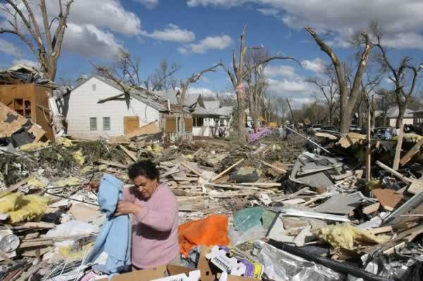 Huracanes tornados destrozos fotos imagenes fenomenos climaticos rayos truenos tormentas ojos investigaciones destrucciones argentina estados unidos mexico temporales www.wetherchannel.com pronosticos John Travolta,Nicholas Cage,Contracara,cirugias esteticas,rostro,lipoaspiraciones,medicina,cirujanos,operaciones,Maria Reich,Nazca,lineas,calendario astronomico,Peru,dibujos,astronomia,geometria,Bernd Teichert,mapas,Ana María Cogorno,ovnis,misterios,Cristobal Colon,Hernando,Diego,catedral Sevillana,Cartuja Pickman,José Antonio Lorente,Granada,ADN;restos,Marcial Castro,antropologia,Republica Dominicana,www.egipto.com,Egipto,Keops,piramides,descubrimientos,Aton,Ankh,tumbas,sarcofacos,momias,embalsamamientos,Kefren,camaras secretas,Nefertiti,Amenofis,Nilo,inundaciones,Blade Runner,Ridley Scott, Richard Dawkins,Steven Pinker,Harrison Ford,Stephen Minger,Stanley Kubrick,Daryl Hanna,replicantes,androides,ciencia ficcion,Contactos,SHGb02+14a,proyecto SETI,Search for Extra Terrestial Intelligence,SETI@home,Robert Zemeckis,Jodie Foster,Dan Wertheimer,New Scientist,Arecibo,Puerto Rico,civilizaciones extraterrestres,Ma liberté de penser,Florent Pagny,Argentina,France,Patagonia,Argentine,Azucena Caamaño,Savoir aimer,artistes,musique,musica,CD,cantores,ventas,compras,ranking,Paparazzi,Isabel Sartorius,Borbon,Ortiz Patiño,Vallejo Najera,Entrecanales,Mora Figueroa,Antonio Montero,Sainz Vicuña,España,jet set,Mallorca,Ibiza,John Fitzgerald Kennedy,Lee Harvey Oswald,Vitaliy Fadeyev,Lawrence Berkeley,Carl Haber,Fidel Castro,Lyndon B. Johnson,Jackie,Onassis,Irma Roy,Carolina Papaleo,Osvaldo,diputada nacional,Congreso,Argentina,Raul Granillo Ocampo,politica,justicialismo,peronismo,cine,television,La Horqueta,San Isidro,que se vayan todos,diciembre 2001,2002,2003,2004,maria julia alsogaray,alvaros,,Roberto Martínez Medina,Maria Julia Alsogaray,Raúl Granillo Ocampo,Jorge Rodríguez,Víctor Alderete,Claudia Bello,Angel Massa,Alfredo Yabran,Mario Pontaquarto,Nestor Carlos Kirchner,Cristina Elizabeth Fernandez,corrupcion,senado,general rodriguez,anibal,fernandez,alberto,fernando de la rua,ines pertine,eduardo duhalde,hilda chiche gonzalez,2000,2001,2002,2003,2004,Museos,www.louvre.fr,Leonardo Da Vinci,Gioconda,Mona Lisa,Italia,Francia,France,inventos,Italy,renacimiento,historia,cuadros,links,images,postcards,photos,fotos,imagenes,postales,pictures,historia,arqueologia,descubrimientos,culturales,agenda,infodiario,diario accion,buenos aires,argentina,Diario Accion de General Rodriguez, politica, actualidad, noticias e informacion, personalidades e instituciones, policiales, galerias de fotos; historia de General Rodriguez, sus origenes, edificios, estancias, habitos y costumbres, anecdotas, comercios e industrias, los fundadores, antiguas instituciones, fotos e imagenes; suplementos especiales: la crisis politica, economica y social de la Argentina, los acontecimientos de Diciembre de 2001, articulos y entrevistas; Emigracion: toda la informacion destinada a aquellos que desean emigrar, radicarse o estudiar en el exterior, visas, pasaportes, consejos, guias, informacion util, links; Trueque: novedades e informacion, links, estructura del trueque; el casamiento de Maxima Zorreguieta y el principe Guillermo Alejandro de Holanda; Guerra de Afganistan: galeria de imagenes e informacion sobre la primera guerra del siglo XXI; la guerra de Irak, Bagdad, Georges W. Bush, Saddam Husseim, el atentado a las torres Gemelas de Nueva York, las twin towers, el 11-s, y descripcion del hecho que conmovio al mundo; Empleo: consultoras, clasificados, agencias de empleo, consejos e informacion util, curriculum vitae, como confeccionarlos, noticias de actualidad; 
Los numeros de la crisis: Las consecuencias de la crisis politica, economica y social; estadisticas, pobreza, desnutricion, salud y asistencia; noticias regionales y provinciales, columnas y editoriales; informacion para negocios: pymes, links, empresas y negocios; Agenda Cultural con toda la informacion de cursos, universidades, talleres, escuelas y oportunidades, exposiciones de arte de la region; buscadores en Internet, Enlaces: links a los mejores sitios de educacion, cultura, arte, biografias, politica, interes general, web, Links del Diario Accion: RMS Titanic, su historia, su tragico viaje inaugural; historias, testimonios, documentos y articulos sobre el naufragio; links y sitios sobre el tema; la pelicula de Cameron, fotos e imagenes; suplementos especiales, Historia Argentina y de General Rodriguez, la llegada de la democracia en General Rodriguez, la asuncion de Juan Lumbreras como intendente en 1983, galeria de imagenes, sus palabras y los actos, su gabinete, festejos de la comunidad. Fundacion del pueblo de General Rodriguez, sus instituciones y personalidades relevantes, arquitectura y edificios, comercios e industrias, sus comienzos, estancias, inmigraciones italianas, españolas, vascas e irlandesas, anecdotas y efemerides, sus hombres ilustres, el Hospital Vicente Lopez y Planes, su fundacion por las Damas de Beneficencia, el hundimiento del crucero General Belgrano, testimonios de ex combatientes y tripulantes, su comandante Hector Elias Bonzo, fotos e imagenes, recuerdos y homenajes, historia de la familia Bonzo de General Rodriguez, entrevistas y articulos periodisticos. La guerra de Malvinas en el Atlantico Sur, el conflicto belico con Gran Bretaña de 1982, politicos relevantes, Benjamin Paez y Trueba, fotos antiguas de familias fundadoras, galerias de imagenes de pobladores, recorrida virtual por el antiguo General Rodriguez, el paso de la Infanta en 1910, historia de La Serenisima, la familia Mastellone, La Choza, Bernardo de Irigoyen, peronismo y radicalismo y muchisimo mas