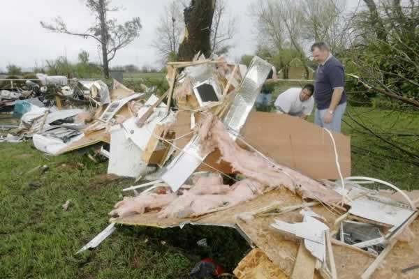 Huracanes tornados destrozos fotos imagenes fenomenos climaticos rayos truenos tormentas ojos investigaciones destrucciones argentina estados unidos mexico temporales www.wetherchannel.com pronosticos John Travolta,Nicholas Cage,Contracara,cirugias esteticas,rostro,lipoaspiraciones,medicina,cirujanos,operaciones,Maria Reich,Nazca,lineas,calendario astronomico,Peru,dibujos,astronomia,geometria,Bernd Teichert,mapas,Ana María Cogorno,ovnis,misterios,Cristobal Colon,Hernando,Diego,catedral Sevillana,Cartuja Pickman,José Antonio Lorente,Granada,ADN;restos,Marcial Castro,antropologia,Republica Dominicana,www.egipto.com,Egipto,Keops,piramides,descubrimientos,Aton,Ankh,tumbas,sarcofacos,momias,embalsamamientos,Kefren,camaras secretas,Nefertiti,Amenofis,Nilo,inundaciones,Blade Runner,Ridley Scott, Richard Dawkins,Steven Pinker,Harrison Ford,Stephen Minger,Stanley Kubrick,Daryl Hanna,replicantes,androides,ciencia ficcion,Contactos,SHGb02+14a,proyecto SETI,Search for Extra Terrestial Intelligence,SETI@home,Robert Zemeckis,Jodie Foster,Dan Wertheimer,New Scientist,Arecibo,Puerto Rico,civilizaciones extraterrestres,Ma liberté de penser,Florent Pagny,Argentina,France,Patagonia,Argentine,Azucena Caamaño,Savoir aimer,artistes,musique,musica,CD,cantores,ventas,compras,ranking,Paparazzi,Isabel Sartorius,Borbon,Ortiz Patiño,Vallejo Najera,Entrecanales,Mora Figueroa,Antonio Montero,Sainz Vicuña,España,jet set,Mallorca,Ibiza,John Fitzgerald Kennedy,Lee Harvey Oswald,Vitaliy Fadeyev,Lawrence Berkeley,Carl Haber,Fidel Castro,Lyndon B. Johnson,Jackie,Onassis,Irma Roy,Carolina Papaleo,Osvaldo,diputada nacional,Congreso,Argentina,Raul Granillo Ocampo,politica,justicialismo,peronismo,cine,television,La Horqueta,San Isidro,que se vayan todos,diciembre 2001,2002,2003,2004,maria julia alsogaray,alvaros,,Roberto Martínez Medina,Maria Julia Alsogaray,Raúl Granillo Ocampo,Jorge Rodríguez,Víctor Alderete,Claudia Bello,Angel Massa,Alfredo Yabran,Mario Pontaquarto,Nestor Carlos Kirchner,Cristina Elizabeth Fernandez,corrupcion,senado,general rodriguez,anibal,fernandez,alberto,fernando de la rua,ines pertine,eduardo duhalde,hilda chiche gonzalez,2000,2001,2002,2003,2004,Museos,www.louvre.fr,Leonardo Da Vinci,Gioconda,Mona Lisa,Italia,Francia,France,inventos,Italy,renacimiento,historia,cuadros,links,images,postcards,photos,fotos,imagenes,postales,pictures,historia,arqueologia,descubrimientos,culturales,agenda,infodiario,diario accion,buenos aires,argentina,Diario Accion de General Rodriguez, politica, actualidad, noticias e informacion, personalidades e instituciones, policiales, galerias de fotos; historia de General Rodriguez, sus origenes, edificios, estancias, habitos y costumbres, anecdotas, comercios e industrias, los fundadores, antiguas instituciones, fotos e imagenes; suplementos especiales: la crisis politica, economica y social de la Argentina, los acontecimientos de Diciembre de 2001, articulos y entrevistas; Emigracion: toda la informacion destinada a aquellos que desean emigrar, radicarse o estudiar en el exterior, visas, pasaportes, consejos, guias, informacion util, links; Trueque: novedades e informacion, links, estructura del trueque; el casamiento de Maxima Zorreguieta y el principe Guillermo Alejandro de Holanda; Guerra de Afganistan: galeria de imagenes e informacion sobre la primera guerra del siglo XXI; la guerra de Irak, Bagdad, Georges W. Bush, Saddam Husseim, el atentado a las torres Gemelas de Nueva York, las twin towers, el 11-s, y descripcion del hecho que conmovio al mundo; Empleo: consultoras, clasificados, agencias de empleo, consejos e informacion util, curriculum vitae, como confeccionarlos, noticias de actualidad; 
Los numeros de la crisis: Las consecuencias de la crisis politica, economica y social; estadisticas, pobreza, desnutricion, salud y asistencia; noticias regionales y provinciales, columnas y editoriales; informacion para negocios: pymes, links, empresas y negocios; Agenda Cultural con toda la informacion de cursos, universidades, talleres, escuelas y oportunidades, exposiciones de arte de la region; buscadores en Internet, Enlaces: links a los mejores sitios de educacion, cultura, arte, biografias, politica, interes general, web, Links del Diario Accion: RMS Titanic, su historia, su tragico viaje inaugural; historias, testimonios, documentos y articulos sobre el naufragio; links y sitios sobre el tema; la pelicula de Cameron, fotos e imagenes; suplementos especiales, Historia Argentina y de General Rodriguez, la llegada de la democracia en General Rodriguez, la asuncion de Juan Lumbreras como intendente en 1983, galeria de imagenes, sus palabras y los actos, su gabinete, festejos de la comunidad. Fundacion del pueblo de General Rodriguez, sus instituciones y personalidades relevantes, arquitectura y edificios, comercios e industrias, sus comienzos, estancias, inmigraciones italianas, españolas, vascas e irlandesas, anecdotas y efemerides, sus hombres ilustres, el Hospital Vicente Lopez y Planes, su fundacion por las Damas de Beneficencia, el hundimiento del crucero General Belgrano, testimonios de ex combatientes y tripulantes, su comandante Hector Elias Bonzo, fotos e imagenes, recuerdos y homenajes, historia de la familia Bonzo de General Rodriguez, entrevistas y articulos periodisticos. La guerra de Malvinas en el Atlantico Sur, el conflicto belico con Gran Bretaña de 1982, politicos relevantes, Benjamin Paez y Trueba, fotos antiguas de familias fundadoras, galerias de imagenes de pobladores, recorrida virtual por el antiguo General Rodriguez, el paso de la Infanta en 1910, historia de La Serenisima, la familia Mastellone, La Choza, Bernardo de Irigoyen, peronismo y radicalismo y muchisimo mas