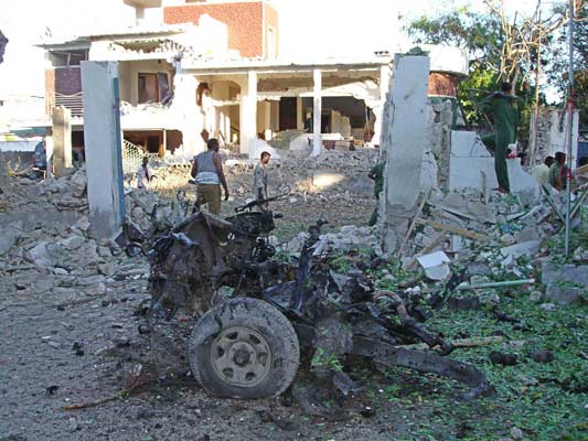 Huracanes tornados destrozos fotos imagenes fenomenos climaticos rayos truenos tormentas ojos investigaciones destrucciones argentina estados unidos mexico temporales www.wetherchannel.com pronosticos John Travolta,Nicholas Cage,Contracara,cirugias esteticas,rostro,lipoaspiraciones,medicina,cirujanos,operaciones,Maria Reich,Nazca,lineas,calendario astronomico,Peru,dibujos,astronomia,geometria,Bernd Teichert,mapas,Ana María Cogorno,ovnis,misterios,Cristobal Colon,Hernando,Diego,catedral Sevillana,Cartuja Pickman,José Antonio Lorente,Granada,ADN;restos,Marcial Castro,antropologia,Republica Dominicana,www.egipto.com,Egipto,Keops,piramides,descubrimientos,Aton,Ankh,tumbas,sarcofacos,momias,embalsamamientos,Kefren,camaras secretas,Nefertiti,Amenofis,Nilo,inundaciones,Blade Runner,Ridley Scott, Richard Dawkins,Steven Pinker,Harrison Ford,Stephen Minger,Stanley Kubrick,Daryl Hanna,replicantes,androides,ciencia ficcion,Contactos,SHGb02+14a,proyecto SETI,Search for Extra Terrestial Intelligence,SETI@home,Robert Zemeckis,Jodie Foster,Dan Wertheimer,New Scientist,Arecibo,Puerto Rico,civilizaciones extraterrestres,Ma liberté de penser,Florent Pagny,Argentina,France,Patagonia,Argentine,Azucena Caamaño,Savoir aimer,artistes,musique,musica,CD,cantores,ventas,compras,ranking,Paparazzi,Isabel Sartorius,Borbon,Ortiz Patiño,Vallejo Najera,Entrecanales,Mora Figueroa,Antonio Montero,Sainz Vicuña,España,jet set,Mallorca,Ibiza,John Fitzgerald Kennedy,Lee Harvey Oswald,Vitaliy Fadeyev,Lawrence Berkeley,Carl Haber,Fidel Castro,Lyndon B. Johnson,Jackie,Onassis,Irma Roy,Carolina Papaleo,Osvaldo,diputada nacional,Congreso,Argentina,Raul Granillo Ocampo,politica,justicialismo,peronismo,cine,television,La Horqueta,San Isidro,que se vayan todos,diciembre 2001,2002,2003,2004,maria julia alsogaray,alvaros,,Roberto Martínez Medina,Maria Julia Alsogaray,Raúl Granillo Ocampo,Jorge Rodríguez,Víctor Alderete,Claudia Bello,Angel Massa,Alfredo Yabran,Mario Pontaquarto,Nestor Carlos Kirchner,Cristina Elizabeth Fernandez,corrupcion,senado,general rodriguez,anibal,fernandez,alberto,fernando de la rua,ines pertine,eduardo duhalde,hilda chiche gonzalez,2000,2001,2002,2003,2004,Museos,www.louvre.fr,Leonardo Da Vinci,Gioconda,Mona Lisa,Italia,Francia,France,inventos,Italy,renacimiento,historia,cuadros,links,images,postcards,photos,fotos,imagenes,postales,pictures,historia,arqueologia,descubrimientos,culturales,agenda,infodiario,diario accion,buenos aires,argentina,Diario Accion de General Rodriguez, politica, actualidad, noticias e informacion, personalidades e instituciones, policiales, galerias de fotos; historia de General Rodriguez, sus origenes, edificios, estancias, habitos y costumbres, anecdotas, comercios e industrias, los fundadores, antiguas instituciones, fotos e imagenes; suplementos especiales: la crisis politica, economica y social de la Argentina, los acontecimientos de Diciembre de 2001, articulos y entrevistas; Emigracion: toda la informacion destinada a aquellos que desean emigrar, radicarse o estudiar en el exterior, visas, pasaportes, consejos, guias, informacion util, links; Trueque: novedades e informacion, links, estructura del trueque; el casamiento de Maxima Zorreguieta y el principe Guillermo Alejandro de Holanda; Guerra de Afganistan: galeria de imagenes e informacion sobre la primera guerra del siglo XXI; la guerra de Irak, Bagdad, Georges W. Bush, Saddam Husseim, el atentado a las torres Gemelas de Nueva York, las twin towers, el 11-s, y descripcion del hecho que conmovio al mundo; Empleo: consultoras, clasificados, agencias de empleo, consejos e informacion util, curriculum vitae, como confeccionarlos, noticias de actualidad; 
Los numeros de la crisis: Las consecuencias de la crisis politica, economica y social; estadisticas, pobreza, desnutricion, salud y asistencia; noticias regionales y provinciales, columnas y editoriales; informacion para negocios: pymes, links, empresas y negocios; Agenda Cultural con toda la informacion de cursos, universidades, talleres, escuelas y oportunidades, exposiciones de arte de la region; buscadores en Internet, Enlaces: links a los mejores sitios de educacion, cultura, arte, biografias, politica, interes general, web, Links del Diario Accion: RMS Titanic, su historia, su tragico viaje inaugural; historias, testimonios, documentos y articulos sobre el naufragio; links y sitios sobre el tema; la pelicula de Cameron, fotos e imagenes; suplementos especiales, Historia Argentina y de General Rodriguez, la llegada de la democracia en General Rodriguez, la asuncion de Juan Lumbreras como intendente en 1983, galeria de imagenes, sus palabras y los actos, su gabinete, festejos de la comunidad. Fundacion del pueblo de General Rodriguez, sus instituciones y personalidades relevantes, arquitectura y edificios, comercios e industrias, sus comienzos, estancias, inmigraciones italianas, españolas, vascas e irlandesas, anecdotas y efemerides, sus hombres ilustres, el Hospital Vicente Lopez y Planes, su fundacion por las Damas de Beneficencia, el hundimiento del crucero General Belgrano, testimonios de ex combatientes y tripulantes, su comandante Hector Elias Bonzo, fotos e imagenes, recuerdos y homenajes, historia de la familia Bonzo de General Rodriguez, entrevistas y articulos periodisticos. La guerra de Malvinas en el Atlantico Sur, el conflicto belico con Gran Bretaña de 1982, politicos relevantes, Benjamin Paez y Trueba, fotos antiguas de familias fundadoras, galerias de imagenes de pobladores, recorrida virtual por el antiguo General Rodriguez, el paso de la Infanta en 1910, historia de La Serenisima, la familia Mastellone, La Choza, Bernardo de Irigoyen, peronismo y radicalismo y muchisimo mas