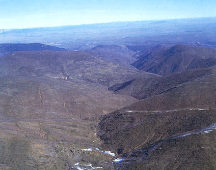 r2.jpg (32547 bytes)