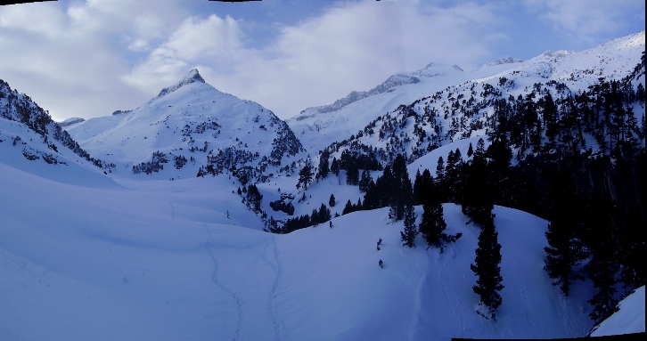 Ascensio al Aneto (3404m)des de Aigualluts