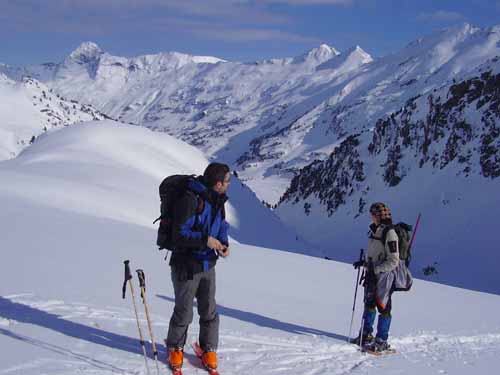 Ascensio al Aneto (3404m)des de Aigualluts