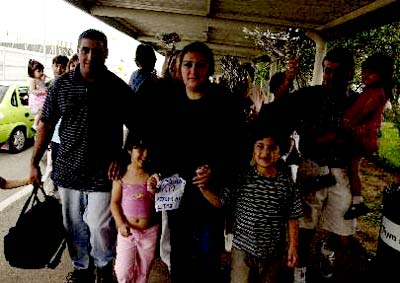Diario Accion de General Rodriguez, politica, actualidad, noticias e informacion, personalidades e instituciones, policiales, galerias de fotos; historia de General Rodriguez, sus origenes, edificios, estancias, habitos y costumbres, anecdotas, comercios e industrias, los fundadores, antiguas instituciones, fotos e imagenes; suplementos especiales: la crisis politica, economica y social de la Argentina, los acontecimientos de Diciembre de 2001, articulos y entrevistas; Emigracion: toda la informacion destinada a aquellos que desean emigrar, radicarse o estudiar en el exterior, visas, pasaportes, consejos, guias, informacion util, links; Trueque: novedades e informacion, links, estructura del trueque; el casamiento de Maxima Zorreguieta y el principe Guillermo Alejandro de Holanda; Guerra de Afganistan: galeria de imagenes e informacion sobre la primera guerra del siglo XXI; el atentado a las torres Gemelas de Nueva York y dscripcion del hecho que conmovio al mundo; Empleo: consultoras, clasificados, agencias de empleo, consejos e informacion util, curriculum vitae, como confeccionarlos, noticias de actualidad; 
Los numeros de la crisis: Las consecuencias de la crisis politica, economica y social; estadisticas, pobreza, desnutricion, salud y asistencia; noticias regionales y provinciales, columnas y editoriales; informacion para negocios: pymes, links, empresas y negocios; Agenda Cultural con toda la informacion de cursos, universidades, talleres, escuelas y oportunidades, exposiciones de arte de la region; buscadores en Internet, Enlaces: links a los mejores sitios de educacion, cultura, arte, biografias, politica, interes general, web, Links del Diario Accion: RMS Titanic, su historia, su tragico viaje inaugural; historias, testimonios, documentos y articulos sobre el naufragio; links y sitios sobre el tema; la pelicula de Cameron, fotos e imagenes; suplementos especiales, Historia Argentina y de General Rodriguez, la llegada de la democracia en General Rodriguez, la asuncion de Juan Lumbreras como intendente en 1983, galeria de imagenes, sus palabras y los actos, su gabinete, festejos de la comunidad. Fundacion del pueblo de General Rodriguez, sus instituciones y personalidades relevantes, arquitectura y edificios, comercios e industrias, sus comienzos, estancias, inmigraciones italianas, espaolas, vascas e irlandesas, anecdotas y efemerides, sus hombres ilustres, el Hospital Vicente Lopez y Planes, su fundacion por las Damas de Beneficencia, el hundimiento del crucero General Belgrano, testimonios de ex combatientes y tripulantes, su comandante Hector Elias Bonzo, fotos e imagenes, recuerdos y homenajes, historia de la familia Bonzo de General Rodriguez, entrevistas y articulos periodisticos. La guerra de Malvinas en el Atlantico Sur, el conflicto belico con Gran Bretaa de 1982, politicos relevantes, Benjamin Paez y Trueba, fotos antiguas de familias fundadoras, galerias de imagenes de pobladores, recorrida virtual por el antiguo General Rodriguez, el paso de la Infanta en 1910, historia de La Serenisima, la familia Mastellone, La Choza, Bernardo de Irigoyen, peronismo y radicalismo y muchisimo mas