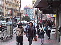 Sergio Hernández,Altercom,Ley de Extranjería,España,Yolanda Villavicencio AESCO,Juan Salvatierra,Ocio Latino,Ecuatorianos,indocumentados,latinoamericanos,11-M,atentado ETA,Madrid,Atocha,José María Aznar,terrorismos,Al-Qaeda,argentinos,uruguayos,comunidad latinoamericana,inmigracion,Grupo Santillana,emigracion,embajadas,consulados,visas,requisitos,integracion,España,inmigracion,trabajo,empleo,contrataciones,colocaciones,Latinoamerica,Argentina,Peru,Colombia,busquedas,visas,pasaportes,España,inmigracion,trabajo,empleo,contrataciones,colocaciones,Latinoamerica,Argentina,Peru,Colombia,busquedas,visas,pasaportes,tramites,extranjeros,ilegales,emigraciones,testimonios,foros,viajes,consulados,embajadas,requisitos,condiciones,Italia,USA;Estados Unidos,Francia,Canada,Diario Accion de General Rodriguez, politica, actualidad, noticias e informacion, personalidades e instituciones, policiales, galerias de fotos; historia de General Rodriguez, sus origenes, edificios, estancias, habitos y costumbres, anecdotas, comercios e industrias, los fundadores, antiguas instituciones, fotos e imagenes; suplementos especiales: la crisis politica, economica y social de la Argentina, los acontecimientos de Diciembre de 2001, articulos y entrevistas; Emigracion: toda la informacion destinada a aquellos que desean emigrar, radicarse o estudiar en el exterior, visas, pasaportes, consejos, guias, informacion util, links; Trueque: novedades e informacion, links, estructura del trueque; el casamiento de Maxima Zorreguieta y el principe Guillermo Alejandro de Holanda; Guerra de Afganistan: galeria de imagenes e informacion sobre la primera guerra del siglo XXI; la guerra de Irak, Bagdad, Georges W. Bush, Saddam Husseim, el atentado a las torres Gemelas de Nueva York, las twin towers, el 11-s, y descripcion del hecho que conmovio al mundo; Empleo: consultoras, clasificados, agencias de empleo, consejos e informacion util, curriculum vitae, como confeccionarlos, noticias de actualidad; 
Los numeros de la crisis: Las consecuencias de la crisis politica, economica y social; estadisticas, pobreza, desnutricion, salud y asistencia; noticias regionales y provinciales, columnas y editoriales; informacion para negocios: pymes, links, empresas y negocios; Agenda Cultural con toda la informacion de cursos, universidades, talleres, escuelas y oportunidades, exposiciones de arte de la region; buscadores en Internet, Enlaces: links a los mejores sitios de educacion, cultura, arte, biografias, politica, interes general, web, Links del Diario Accion: RMS Titanic, su historia, su tragico viaje inaugural; historias, testimonios, documentos y articulos sobre el naufragio; links y sitios sobre el tema; la pelicula de Cameron, fotos e imagenes; suplementos especiales, Historia Argentina y de General Rodriguez, la llegada de la democracia en General Rodriguez, la asuncion de Juan Lumbreras como intendente en 1983, galeria de imagenes, sus palabras y los actos, su gabinete, festejos de la comunidad. Fundacion del pueblo de General Rodriguez, sus instituciones y personalidades relevantes, arquitectura y edificios, comercios e industrias, sus comienzos, estancias, inmigraciones italianas, españolas, vascas e irlandesas, anecdotas y efemerides, sus hombres ilustres, el Hospital Vicente Lopez y Planes, su fundacion por las Damas de Beneficencia, el hundimiento del crucero General Belgrano, testimonios de ex combatientes y tripulantes, su comandante Hector Elias Bonzo, fotos e imagenes, recuerdos y homenajes, historia de la familia Bonzo de General Rodriguez, entrevistas y articulos periodisticos. La guerra de Malvinas en el Atlantico Sur, el conflicto belico con Gran Bretaña de 1982, politicos relevantes, Benjamin Paez y Trueba, fotos antiguas de familias fundadoras, galerias de imagenes de pobladores, recorrida virtual por el antiguo General Rodriguez, el paso de la Infanta en 1910, historia de La Serenisima, la familia Mastellone, La Choza, Bernardo de Irigoyen, peronismo y radicalismo y muchisimo mas