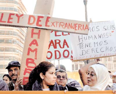 Diario Accion de General Rodriguez, politica, actualidad, noticias e informacion, personalidades e instituciones, policiales, galerias de fotos; historia de General Rodriguez, sus origenes, edificios, estancias, habitos y costumbres, anecdotas, comercios e industrias, los fundadores, antiguas instituciones, fotos e imagenes; suplementos especiales: la crisis politica, economica y social de la Argentina, los acontecimientos de Diciembre de 2001, articulos y entrevistas; Emigracion: toda la informacion destinada a aquellos que desean emigrar, radicarse o estudiar en el exterior, visas, pasaportes, consejos, guias, informacion util, links; Trueque: novedades e informacion, links, estructura del trueque; el casamiento de Maxima Zorreguieta y el principe Guillermo Alejandro de Holanda; Guerra de Afganistan: galeria de imagenes e informacion sobre la primera guerra del siglo XXI; la guerra de Irak, Bagdad, Georges W. Bush, Saddam Husseim, el atentado a las torres Gemelas de Nueva York, las twin towers, el 11-s, y descripcion del hecho que conmovio al mundo; Empleo: consultoras, clasificados, agencias de empleo, consejos e informacion util, curriculum vitae, como confeccionarlos, noticias de actualidad; 
Los numeros de la crisis: Las consecuencias de la crisis politica, economica y social; estadisticas, pobreza, desnutricion, salud y asistencia; noticias regionales y provinciales, columnas y editoriales; informacion para negocios: pymes, links, empresas y negocios; Agenda Cultural con toda la informacion de cursos, universidades, talleres, escuelas y oportunidades, exposiciones de arte de la region; buscadores en Internet, Enlaces: links a los mejores sitios de educacion, cultura, arte, biografias, politica, interes general, web, Links del Diario Accion: RMS Titanic, su historia, su tragico viaje inaugural; historias, testimonios, documentos y articulos sobre el naufragio; links y sitios sobre el tema; la pelicula de Cameron, fotos e imagenes; suplementos especiales, Historia Argentina y de General Rodriguez, la llegada de la democracia en General Rodriguez, la asuncion de Juan Lumbreras como intendente en 1983, galeria de imagenes, sus palabras y los actos, su gabinete, festejos de la comunidad. Fundacion del pueblo de General Rodriguez, sus instituciones y personalidades relevantes, arquitectura y edificios, comercios e industrias, sus comienzos, estancias, inmigraciones italianas, espaolas, vascas e irlandesas, anecdotas y efemerides, sus hombres ilustres, el Hospital Vicente Lopez y Planes, su fundacion por las Damas de Beneficencia, el hundimiento del crucero General Belgrano, testimonios de ex combatientes y tripulantes, su comandante Hector Elias Bonzo, fotos e imagenes, recuerdos y homenajes, historia de la familia Bonzo de General Rodriguez, entrevistas y articulos periodisticos. La guerra de Malvinas en el Atlantico Sur, el conflicto belico con Gran Bretaa de 1982, politicos relevantes, Benjamin Paez y Trueba, fotos antiguas de familias fundadoras, galerias de imagenes de pobladores, recorrida virtual por el antiguo General Rodriguez, el paso de la Infanta en 1910, historia de La Serenisima, la familia Mastellone, La Choza, Bernardo de Irigoyen, peronismo y radicalismo y muchisimo mas